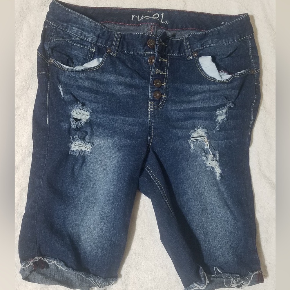 Rue 21 distressed shorts size 14